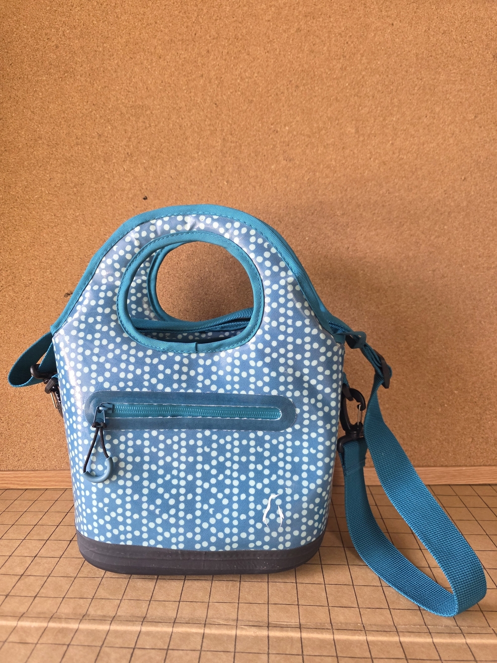 Olivet High Performance Insulated Penguin Lunch Tote - Teal Polka Dot